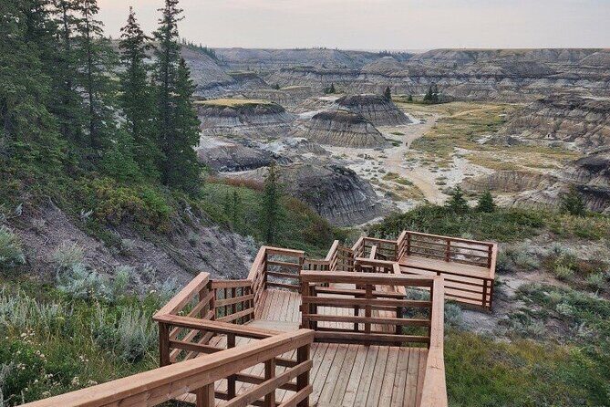 1 Day Drumheller Private Group Custom Tour: Calgary to Badlands - Horseshoe Canyon: striped layers, maintained trails, and time to descend