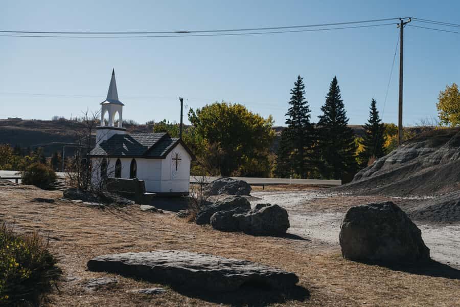 1 Day Drumheller Tour: Calgary to Hoodoos Dinosaurs Badlands - Royal Tyrrell Museum: Fossils With Context (Not Just Stuff in Glass)
