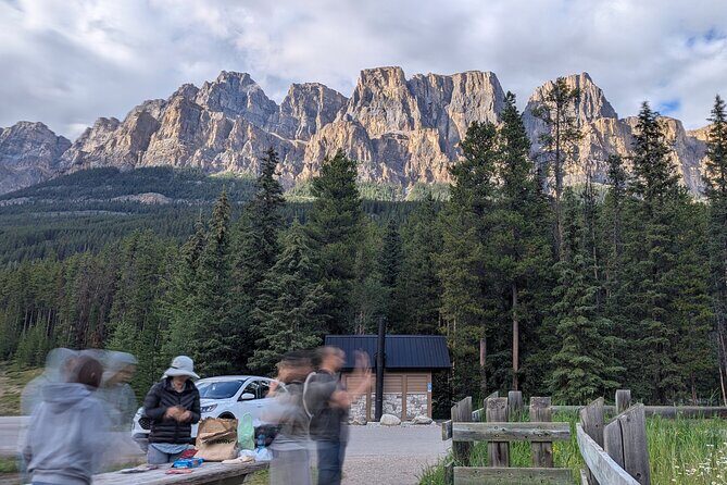 1 Day of Banff Viewpoints Lakes Bow Valley in Private Custom Tour - Optional Banff Gondola and Vermilion Lakes: more altitude, more light