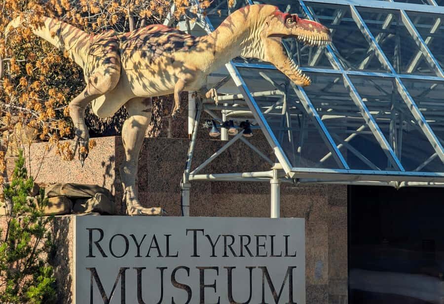 1 Day of Drumheller Dinosaurs and Badlands Guided Tour - Key Points Before You Go