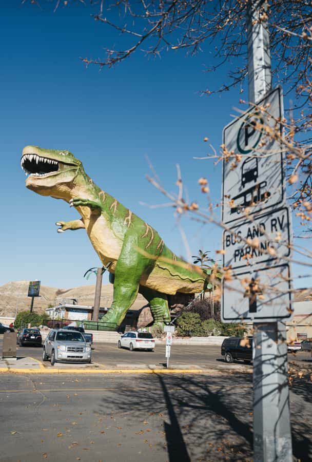 1 Day of Drumheller Dinosaurs and Badlands Guided Tour - Wayne’s 11 Bridges and Rosedale Suspension Bridge: Scenic Driving That Counts