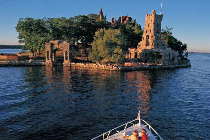 1-Hour 1000 Islands Cruise from Ivy Lea with views of Boldt Castle - My two favorite reasons this cruise works