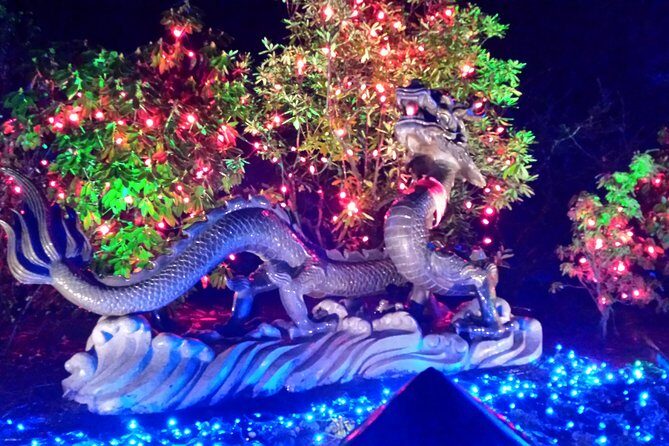 1 hour City Tour & Butchart Gardens: Christmas - Entry included! - Pickup from downtown Victoria: convenient, but not totally universal