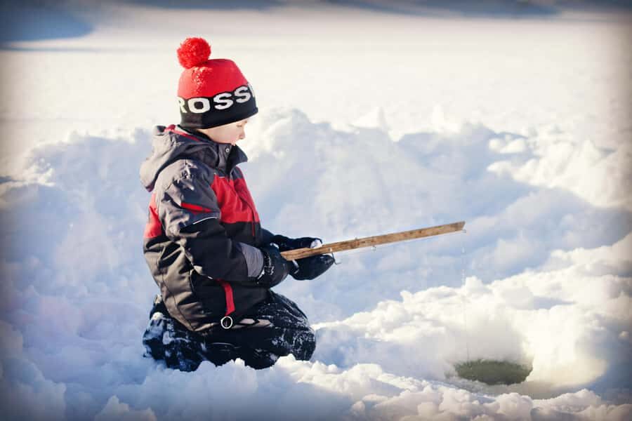 15 min. Tadoussac : Family-Friendly Ice Fishing Experience - The One-Hour Flow: From Intro to Drilling Holes and Fishing