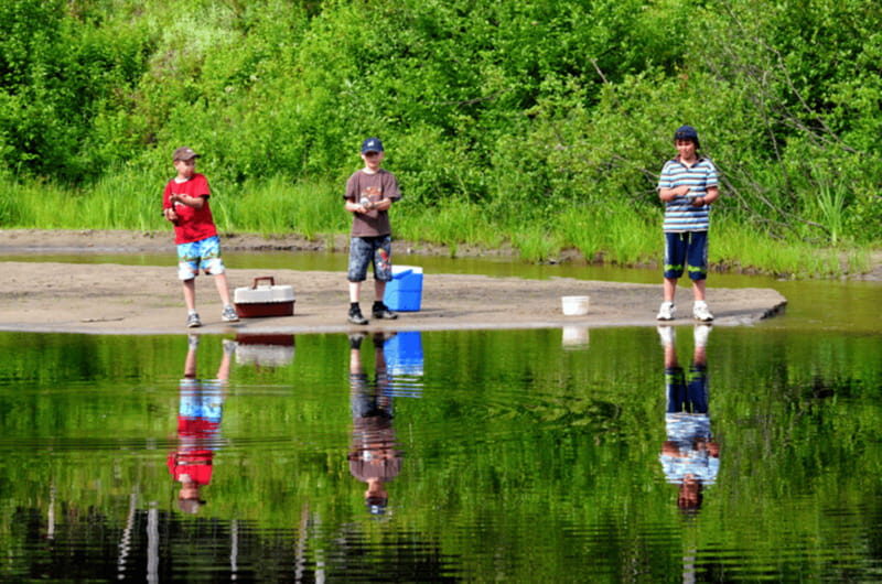 15 min. Tadoussac : Trout Fishing Experience - A 1-Hour Trout Chase in Sacré-Cœur (Not a Full Fishing Day)