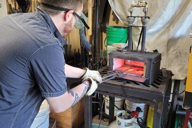 2 Hour Blacksmithing Experience in Niagara (Craft Class/Activity) - Safety gear, heat, and what the class actually provides