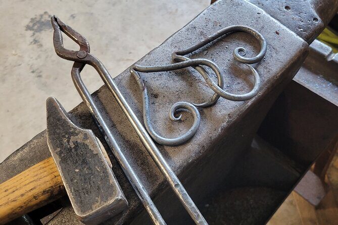 2 Hour Blacksmithing Experience in Niagara (Craft Class/Activity) - Picking your project: samples, customization, and skill levels
