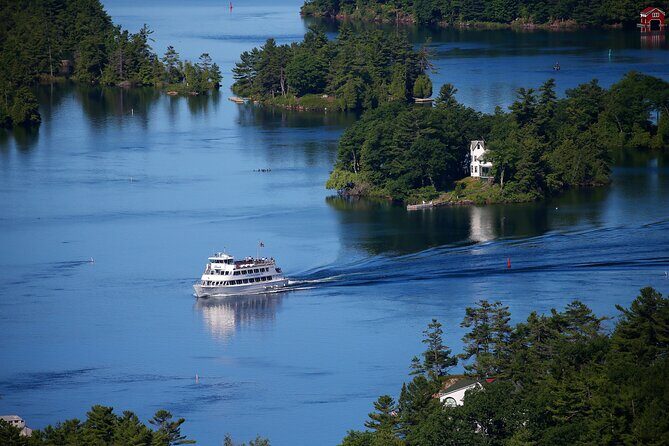 2-Hour Two Castle 1000 Islands Cruise from Ivy Lea - Deck time, photos, and wildlife: how to make 2 hours feel longer