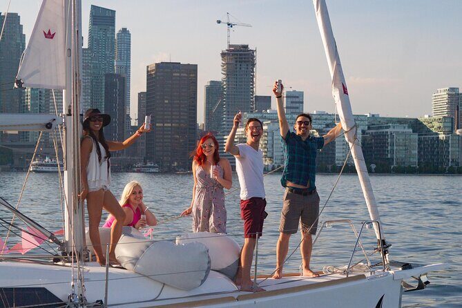 2hr Shared Sailing Experience in Toronto - A 2-Hour Taste of Lake Ontario, With CN Tower Views