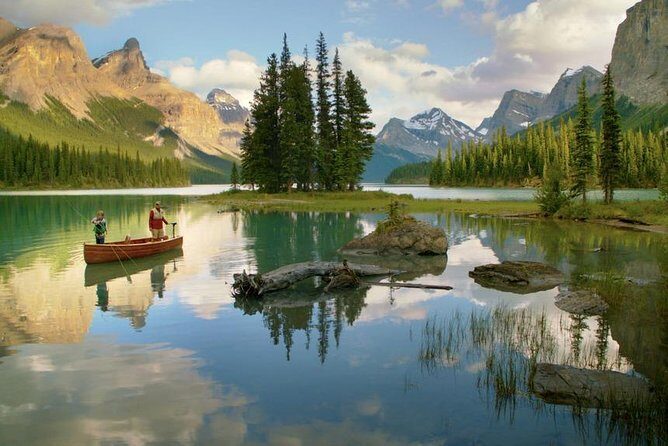 3-Day Authentic Jasper National Park Packaged Tour - Moraine Lake Permit Window: Jun. 01 to Oct. 13 Is Not a Small Detail