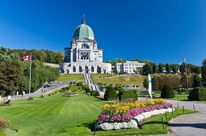 3-day Eastern Canada Tour from Toronto - Day 3: Thousand Islands Cruise on the St. Lawrence and the Long Morning Drive