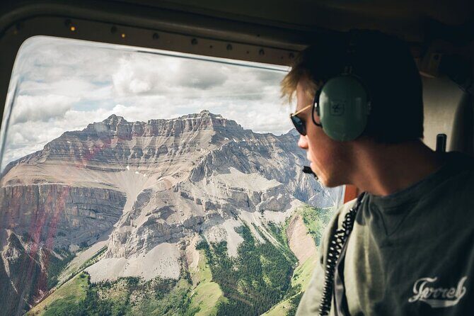 30 Minute Helicopter Tour over Lake Minnewanka, Banff - What to plan on the day: meeting point, tickets, and the clock