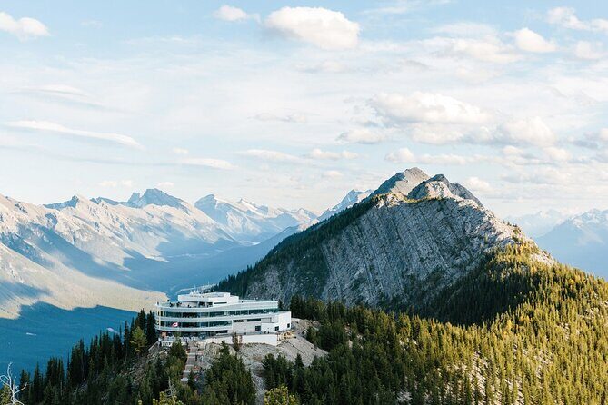 4-Day Authentic Banff, Jasper and Glacier Tour Package - Icefields Parkway: Bow Lake to the Columbia Icefield Skywalk
