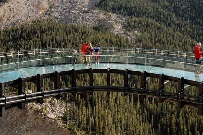 4-Day Authentic Jasper and Columbia Icefield Tour Package - Day 4: Maligne Canyon Bridges, Athabasca Falls, Peyto and Emerald Lakes, plus the Kicking Horse River Stop