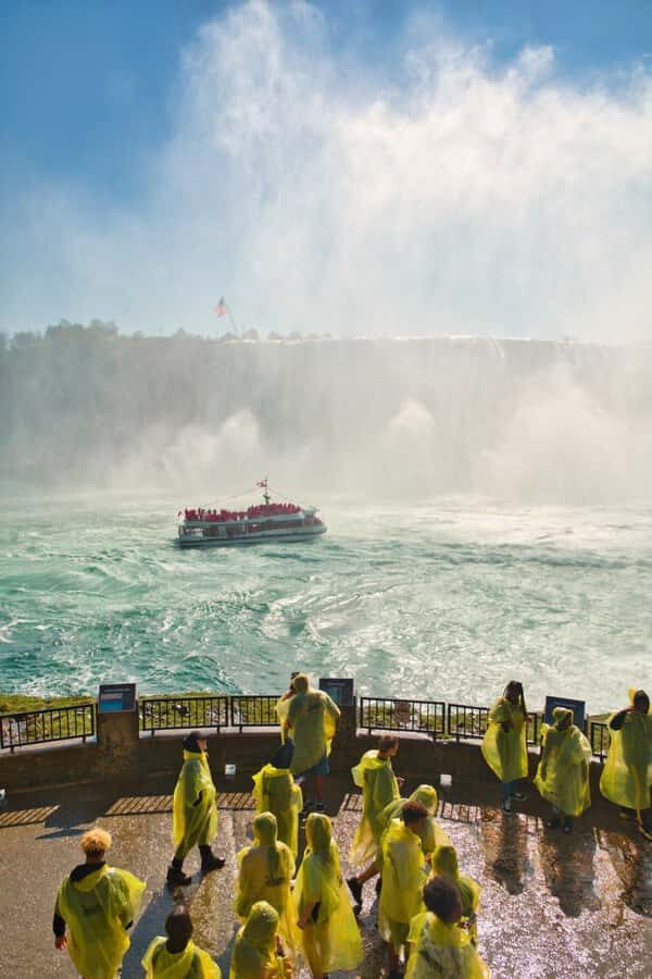 4-Hour Niagara Falls Boat Tour, Maple & Chocolate Tastings - Seasonal Switch: Voyage vs Journey Behind the Falls in Winter