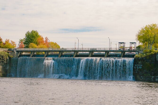 4-Hour Private Tour of Ottawa - Supreme Court, Parliament, and the Drive-By Photo Logic