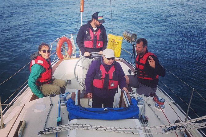 4-Hour Sailing Adventure on The Strait of Juan de Fuca - Comfort and packing: layers, snacks, and staying warm on the water