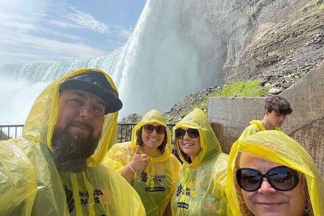 4hr Niagara Falls Canada Tour includes the Boat and tunnels - Who this tour is best for