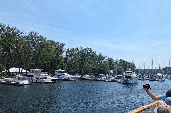 60-Minute Toronto Sightseeing Harbour Tour - Drinks, Snacks, and Onboard Comfort That Actually Matter