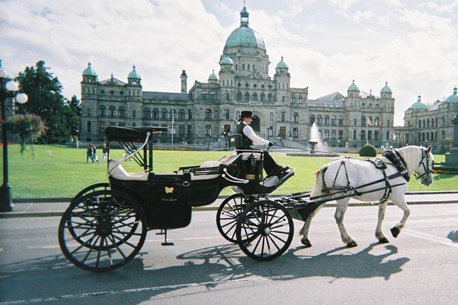 75-Minute The Royal Tour - Start at the Inner Harbour: Legislative Buildings define the mood