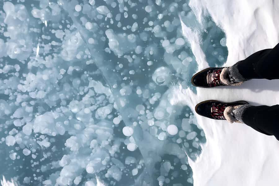Abraham IceBubble/Sunwapta Falls, Snowshoeing Bow & Peyto - What to pack so the cold doesn’t ruin your photos