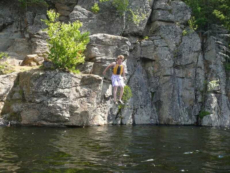 Algonquin Park: Guided Canoe Day Tour - Cliff jumping: how to approach it safely and smart