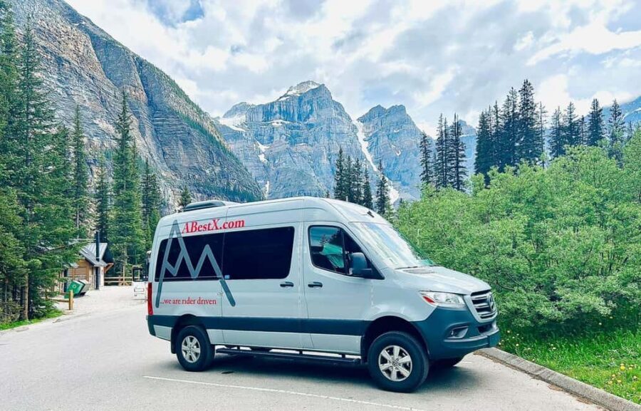 All-Inclusive Private Banff Tour with Hotel Transfer - Two Jack Lake and Lake Minnewanka: quieter water stops that break up the day