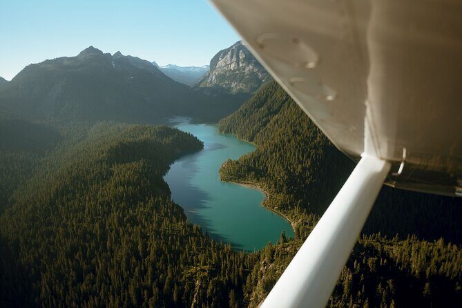 Alpine Lake Flightseeing Experience from Squamish - What you’ll see in the air over the BC Backcountry