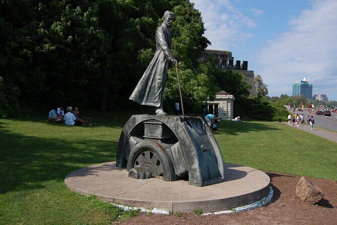 Amazing Scavenger Hunt: Hunt Along Niagara Falls - Stop 1: Nikola Tesla Monument and the first clues near science