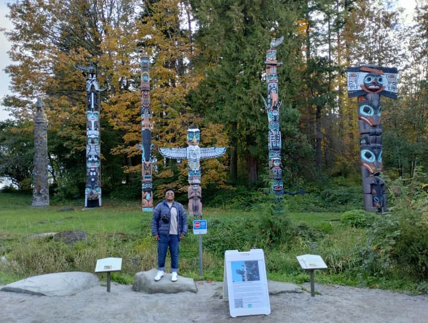 Aquarium & StanleyPark+20 Gem Spots+City/Vip Car+Small Group - Seawall, Memorials, and the City Between the Trees