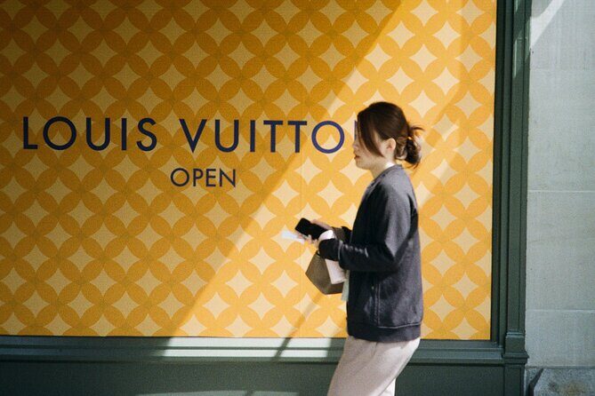 Art of Street Photography Guided Walk - What’s Included: Coffee or Tea, Free Admission, and a Mobile Ticket