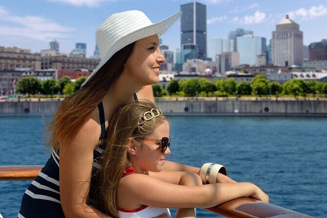 AURA experience at Notre-Dame Basilica and guided cruise - Old Port to Notre-Dame: The 2.5-Hour Shape of the Experience