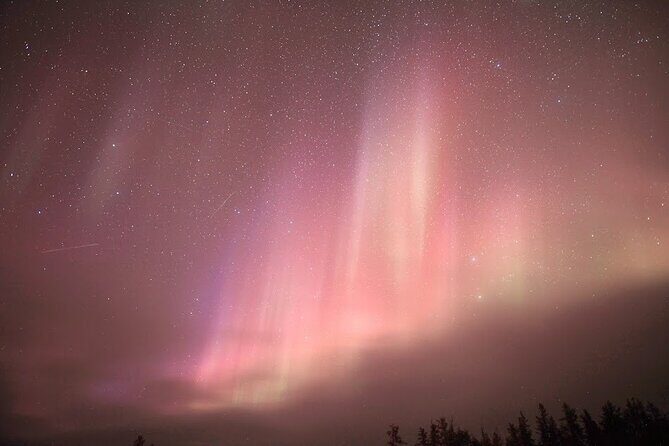 Aurora Chasing + Aurora Lodge - Aurora Chasing + Aurora Lodge: what you’re really buying