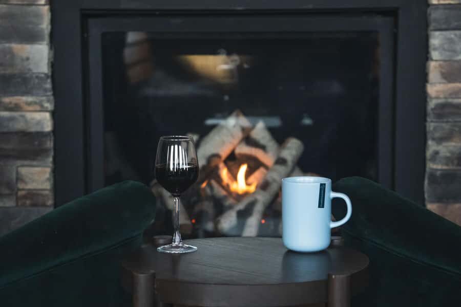 Aurora Lounge: Aurora Viewing Cabin & Bar - Why this cabin setup changes the whole aurora experience