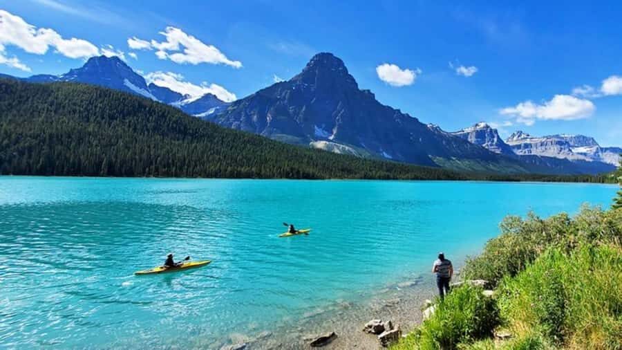 Banff/Calgary/Canmore: Crowfoot Glacier, 5 Lakes & Canyon - Crowfoot Glacier: a 20-minute viewpoint that delivers scale