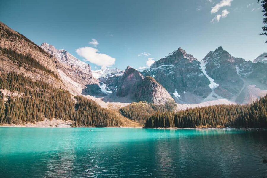 Banff/Calgary:1-Day to Lake Louise,Moraine Lake,Emerald Lake - A One-Day Plan That Hits Three Parks Without Feeling Rushed