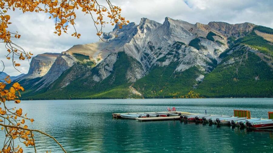 Banff/Calgary:Banff National Park&Johnston Canyon 1-Day Tour - Lake Minnewanka: a calmer pause before Banff town time