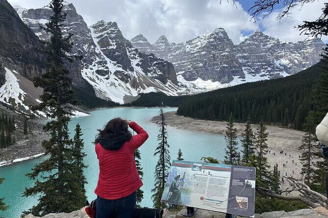 Banff/Canmore: Moraine Lake and Lake Louise Shuttle-90m each lake - Price and what you truly get for $89.05