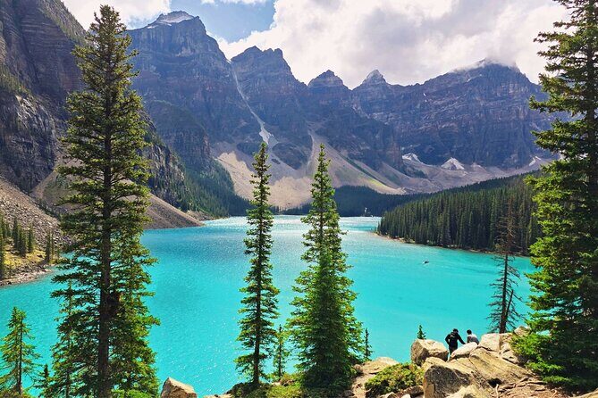 Banff/Canmore Moraine Lake & Lake Louise– Hike, Canoe or Sightsee - Key highlights at a glance