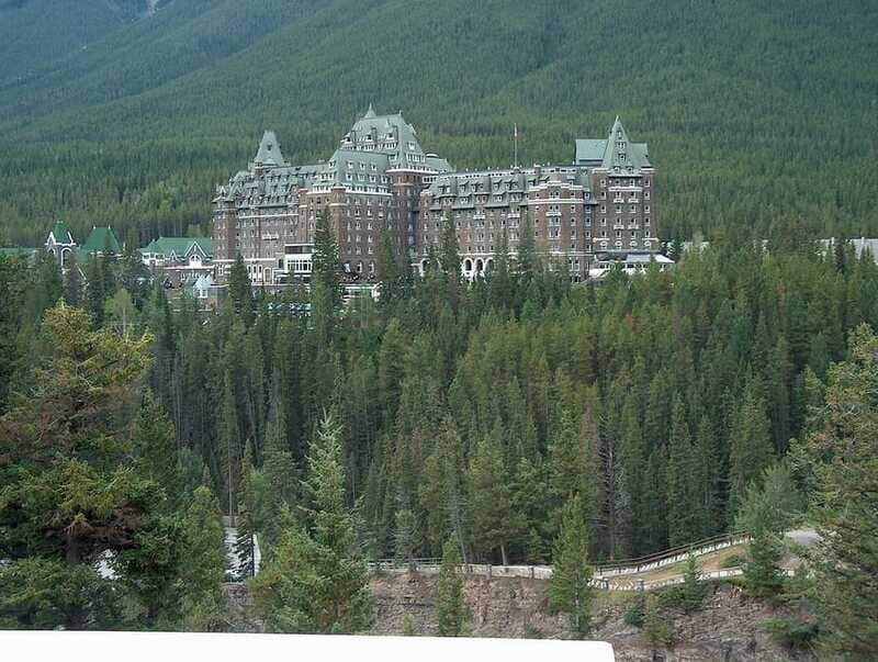 Banff: Castle Food Experience at Banff Springs Hotel - Wine Cellar Flatbreads: A Cozy Reset Between Bigger Courses