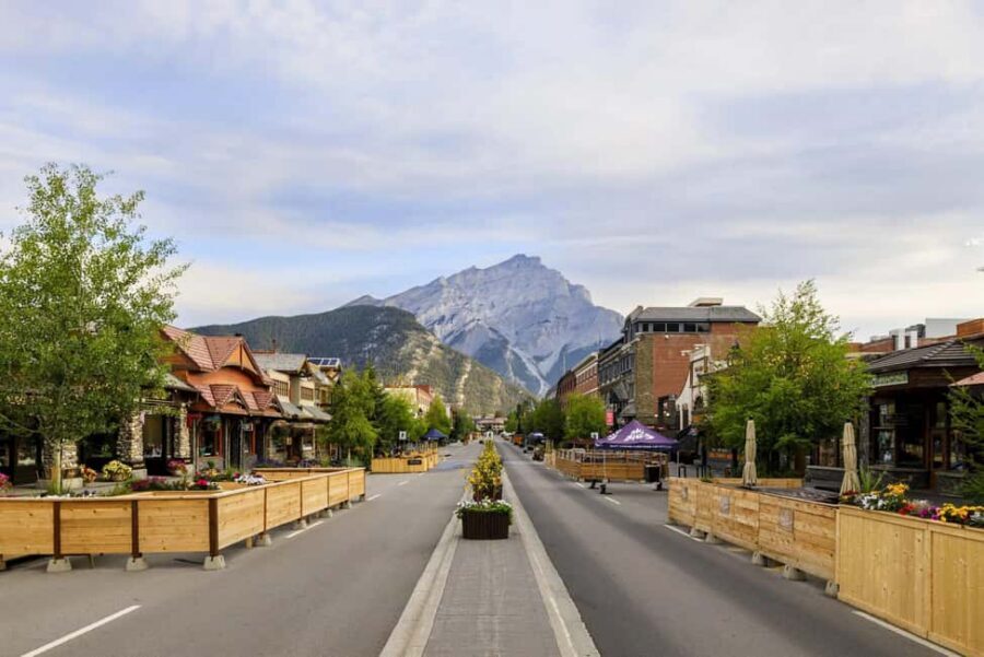 Banff: City Highlights Walking Tour | 3-Hour - What to bring, what to wear, and how weather changes the plan