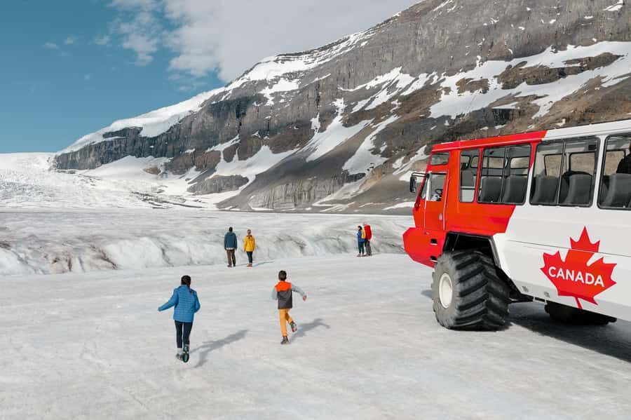 Banff: Columbia Icefield, Skywalk, Parkway, Bow & Peyto Lake - Guides make the day: look for the human touch