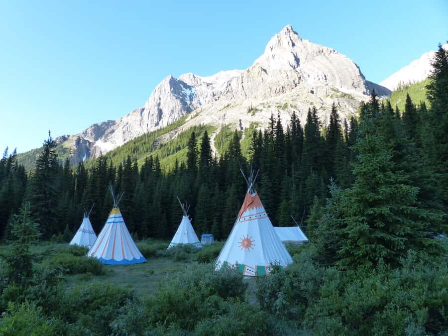 Banff GHOST TOWN History Walking Tour + Transportation - Comfort notes: what to bring and what to wear