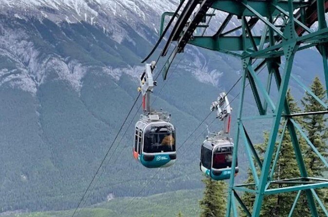 Banff Gondola Hot Springs Bow Falls and Three Lakes tour - The Banff sign photo stop: the classic closer