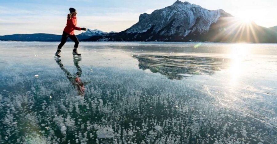 Banff: Icefields Parkway & Abraham Lake Ice Bubbles Tour - Peyto Lake winter trek: snow crunch, traction, and the best kind of effort