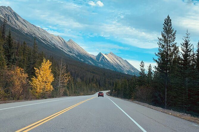 Banff: Lake Louise, Marble Canyon, Bow Lake, Peyto Lake Tour - Marble Canyon and Lake Louise: Summer Hits and Winter Swaps