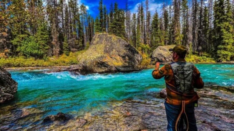 Banff : Lake Louise, Moraine, Emerald & Johnston Canyon tour - Who this tour fits best (and who might want something else)