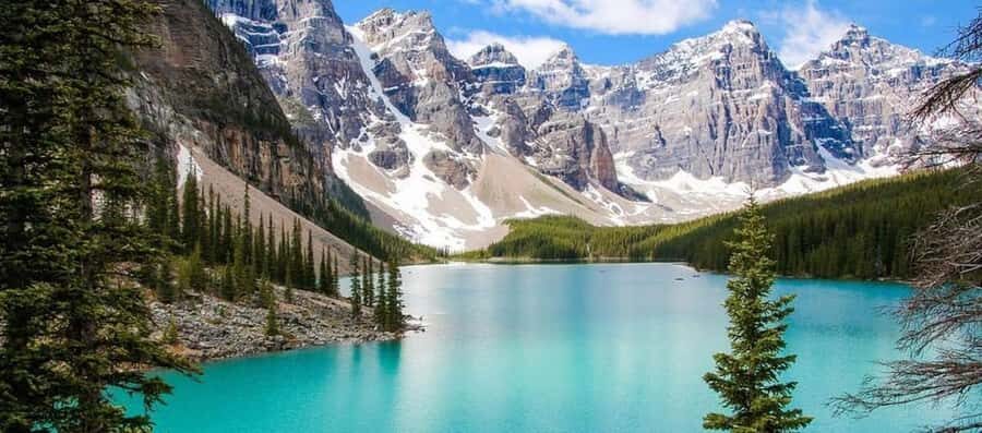 Banff : Lake Louise, Moraine, Emerald & Johnston Canyon tour - The big idea: one day to hit Banff’s most famous sights