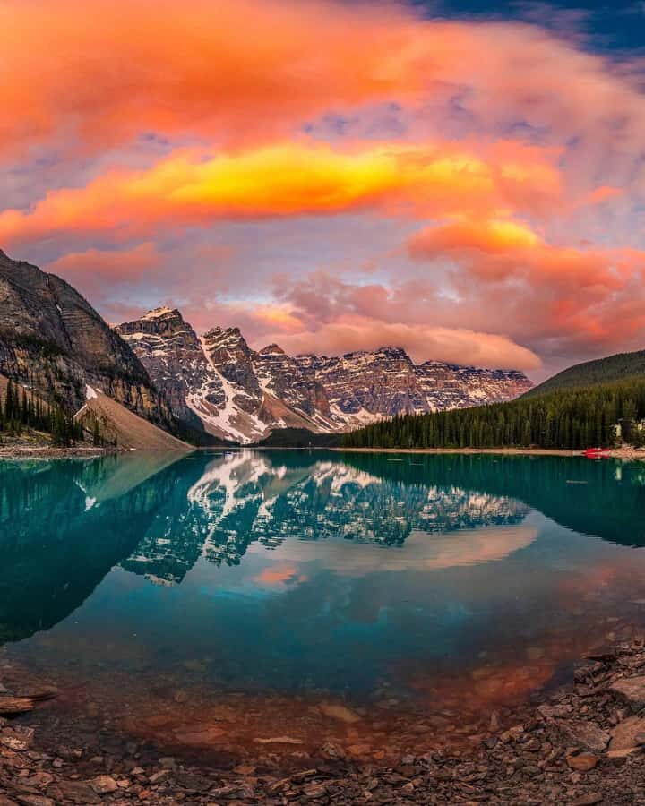 Banff: Lake Louise, Moraine, Emerald Lake & Canyon Day Trip - Lake Louise: turquoise views plus the Rockpile Trail payoff