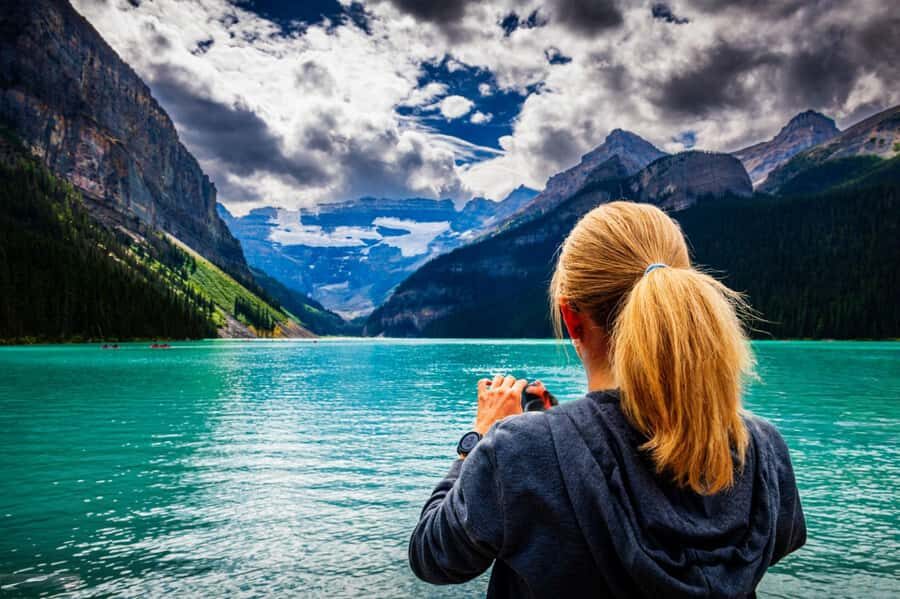 Banff: Lake Louise,Lake Minnewanka,Emerald Lake & Banff Town - Lake Louise: Turquoise Water With a Big Backdrop